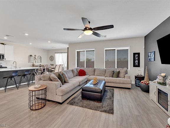 2nd image of 7113 Range Valley St