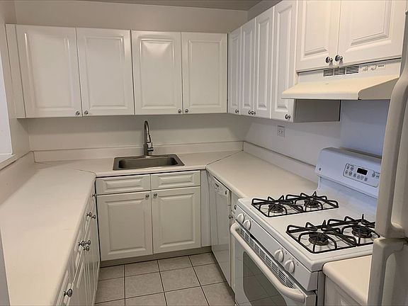 2nd image of 360 E 65th St APT 11H