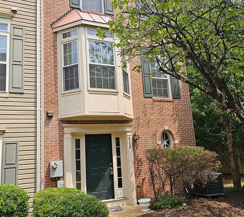 1st image of 952 Harrison Cir