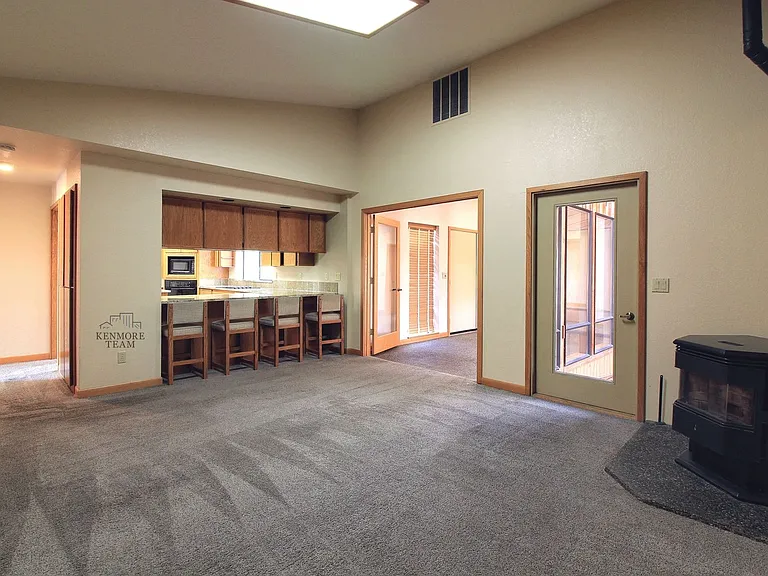 3600 Eastlake Dr — Photo 11