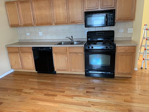 3rd image of 2355 N Elston Ave #1