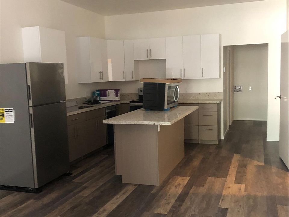 1st image of 616 E Cota St