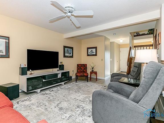 2nd image of 433 Patriot Dr