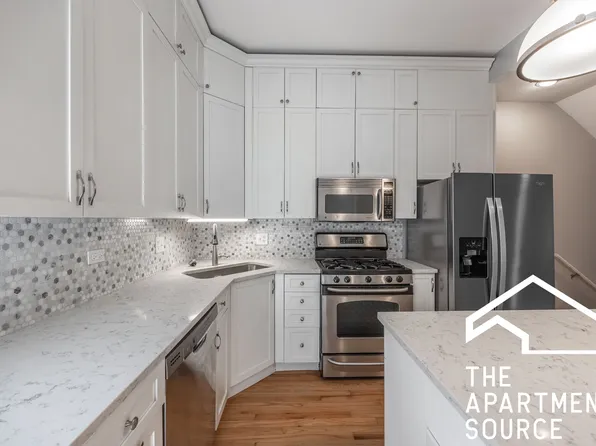 855 W Erie St #120, Chicago, IL 60642