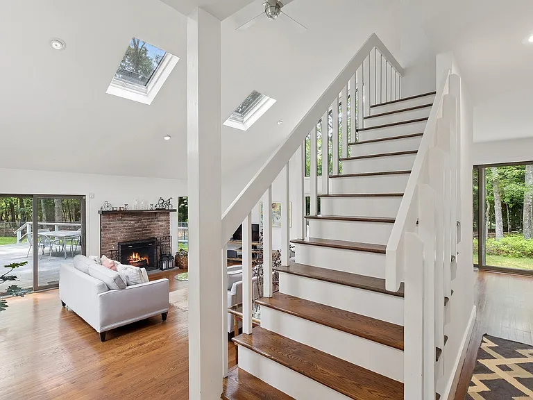 31 Montauk Ave — Photo 7