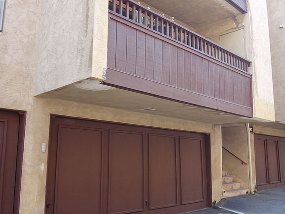 Large 2 car Garage with opener