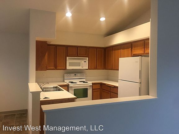 2nd image of 6115 NE 35th Cir