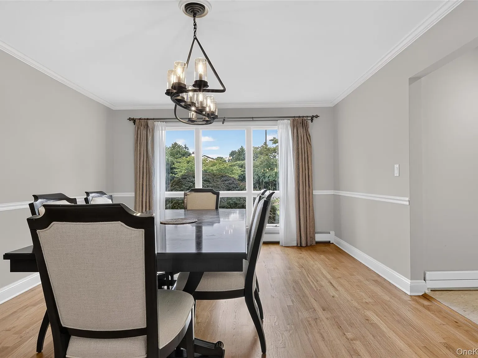 4 bed, 3.5 bath, 3323 sqft, $9,000 — Photo 4