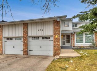 408 S Woodside Rd SW, Calgary, AB T2W3J7
