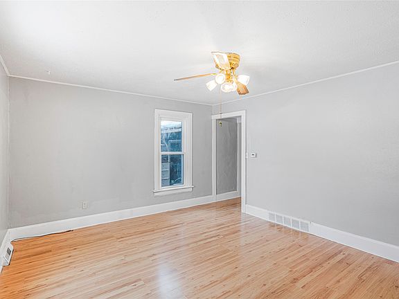 4th image of 4002 10th St