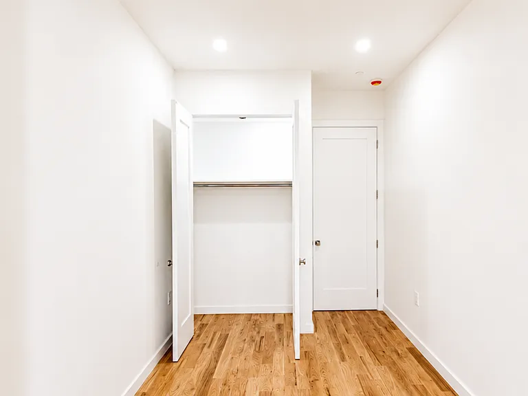 384 Chauncey St #3F — Photo 12