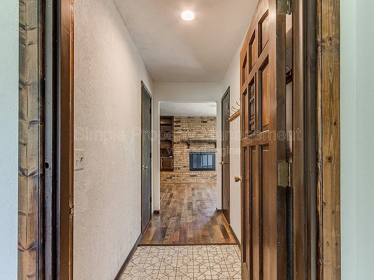 18916 Dave Dr — Photo 5