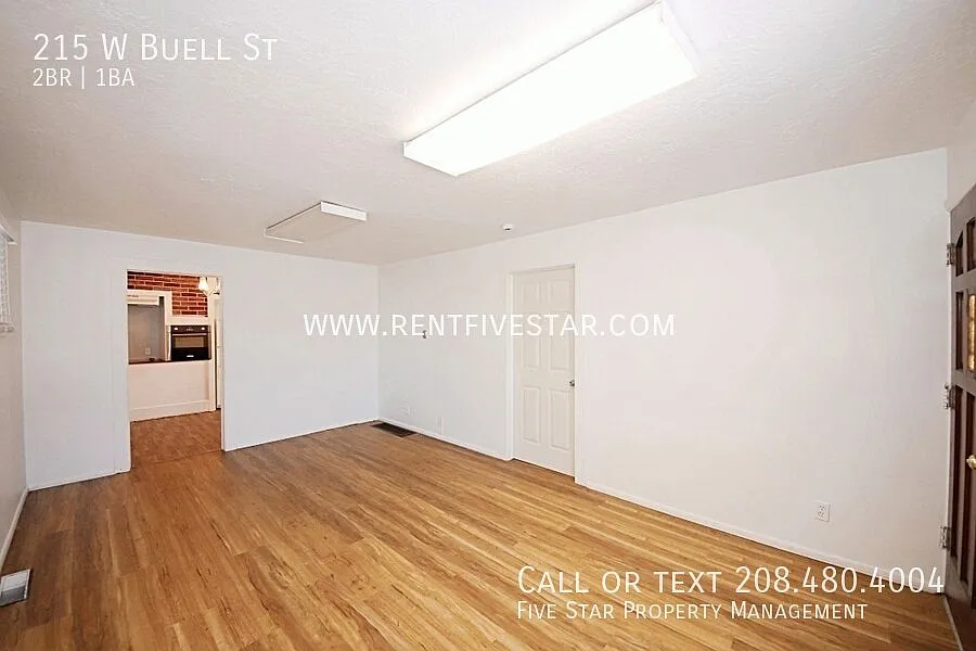 2 Bedroom Upstairs Apartment With NEW Flooring! — Photo 3