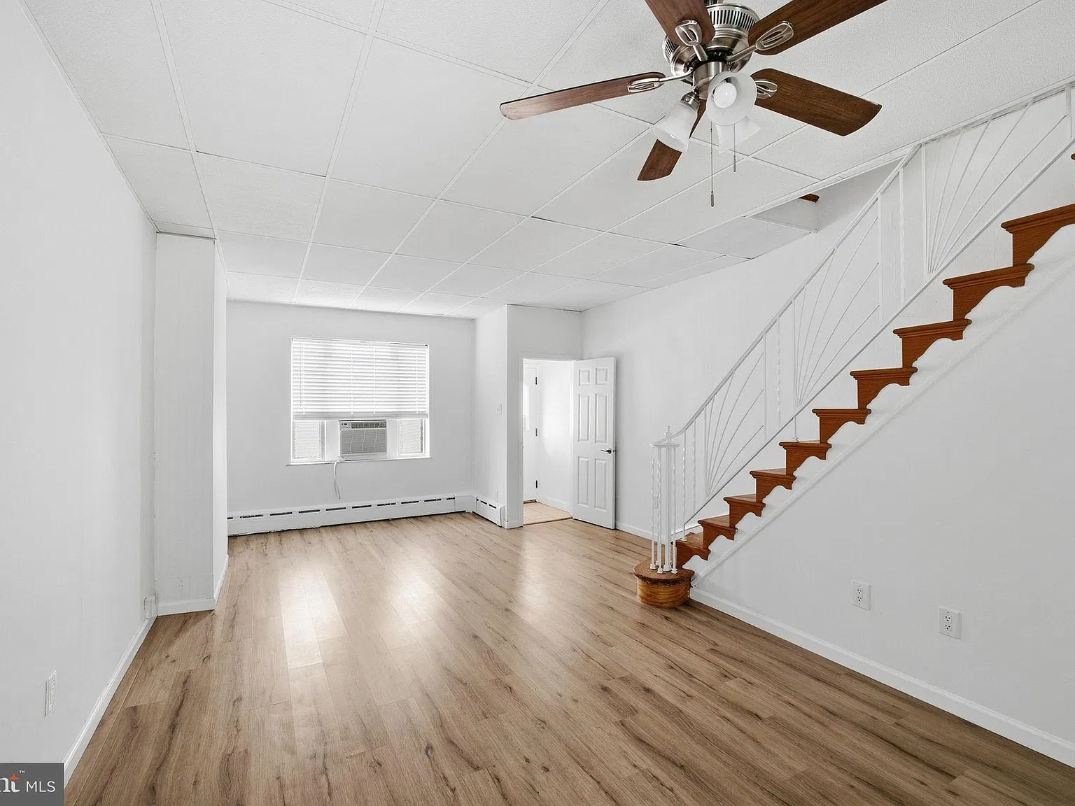 2 bed, 1.5 bath, 940 sqft, $1,700 — Photo 3