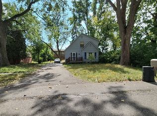 19151 Hilton Dr, Southfield, MI