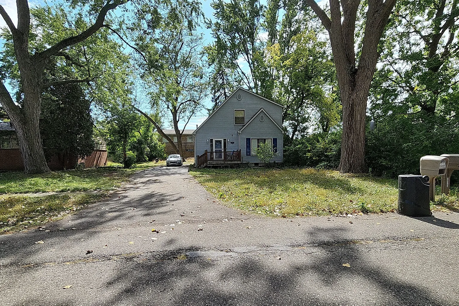 19151 Hilton Dr photo 1