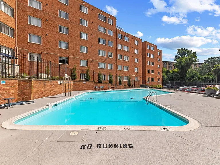 Infinity Apartments — Photo 15