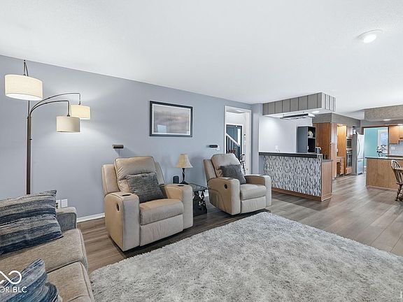 3rd image of 4701 N Weir Dr