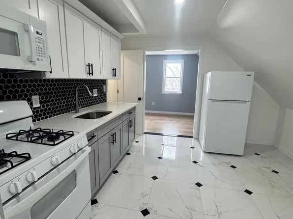 417 Poplar St, New Haven, CT 06513