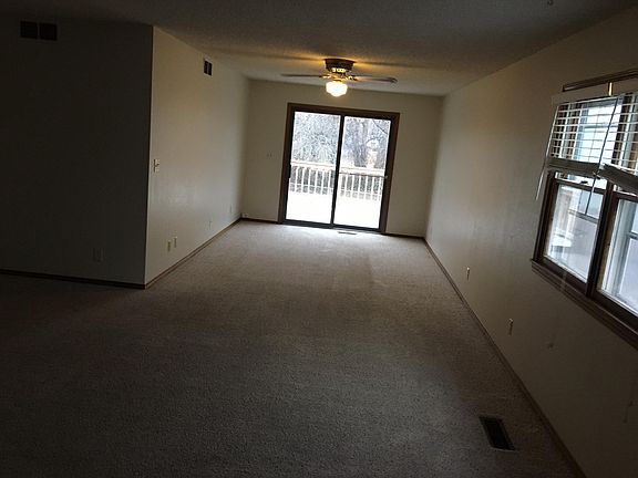 5th image of 445 Sunnyslope Ct N