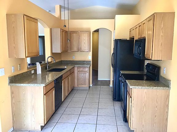 2nd image of 8943 N Majestic Mountain Dr