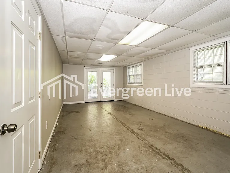 980 Hamilton Ridge Ln — Photo 12