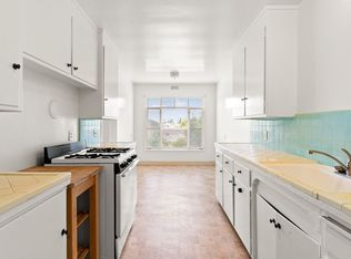 Charming Art Deco Apartment in Laurel Heights; 2 Bed, 1 Bath Near Shops & Transit!, Oakland, CA 94619
