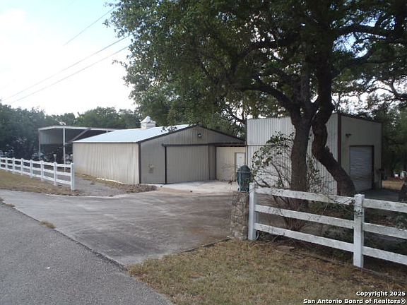 5th image of 650 Oakleaf