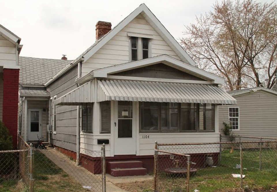 1st image of 1104 Oakley St