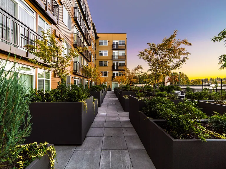 123-4th Apts — Photo 28