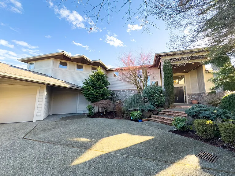 15831 SE 45th St — Photo 4