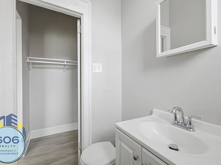 Ashland Pointe Apartments — Photo 13