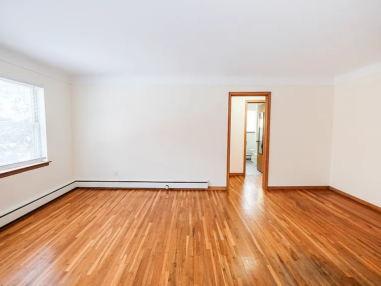 Iglehart Court — Photo 15