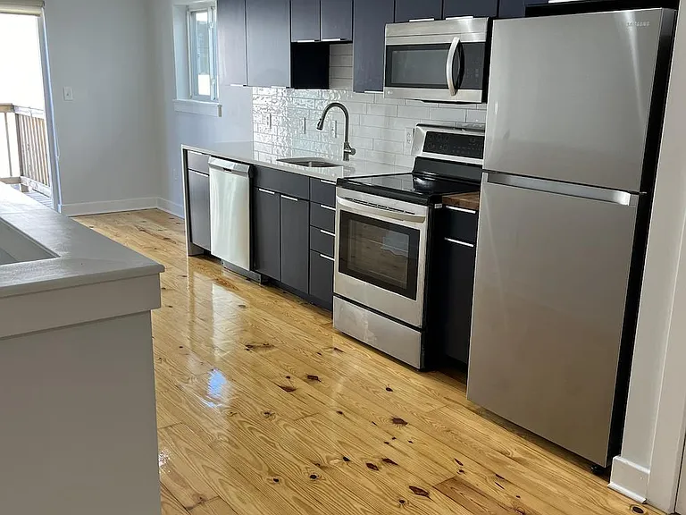 2127 Christian St #3 — Photo 17