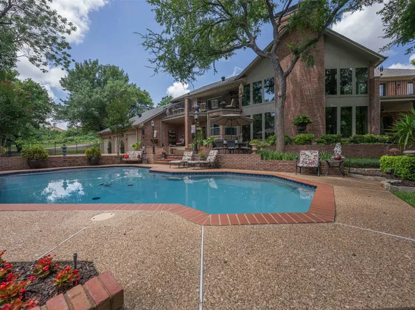401 Canyon Creek Trl, Fort Worth, TX 76112