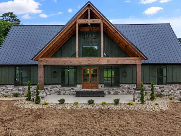 710 W Dumplin Valley Rd, Dandridge, TN 37725