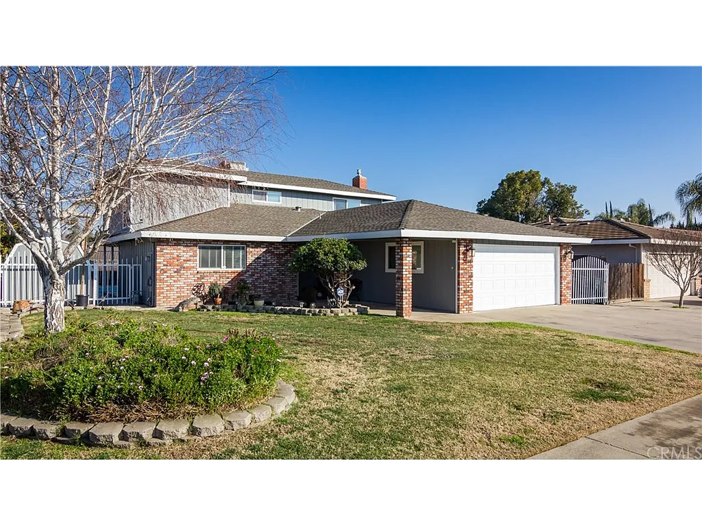 2461 Brodalski St photo 1
