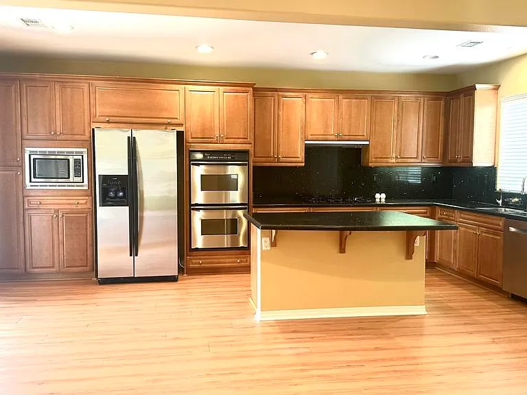361 Cottages Ct — Photo 7