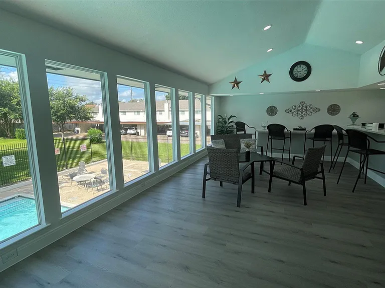 14641 Perthshire Rd — Photo 34