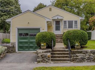 28 Colonial Rd, Peabody, MA 01960
