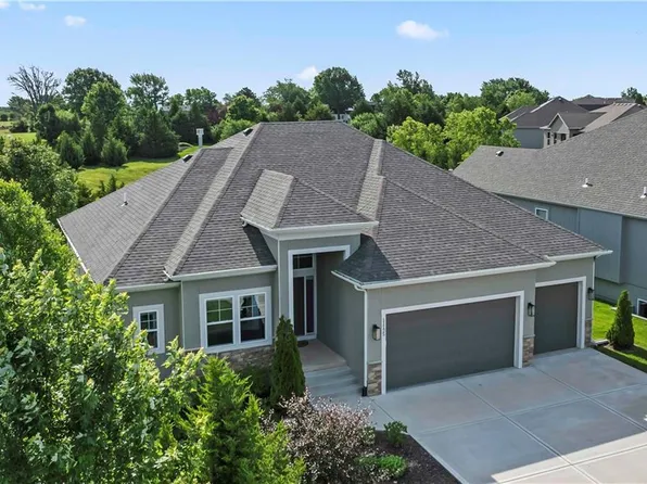 11125 S Barth Rd, Olathe, KS 66061