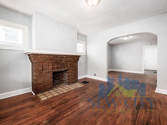 3rd image of 434 S Yale Ave