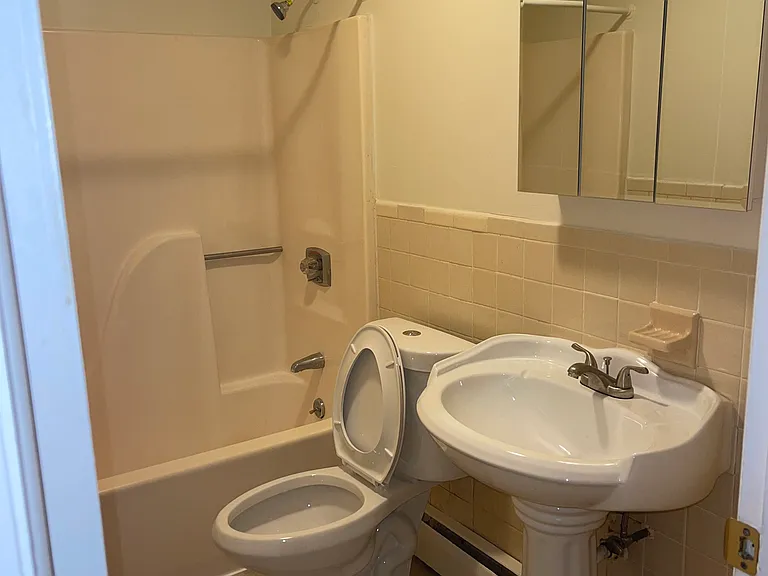 75 Hurlbut St — Photo 17