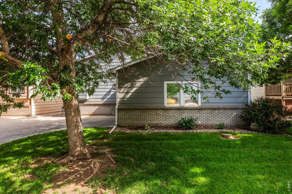 972 Winona Cir