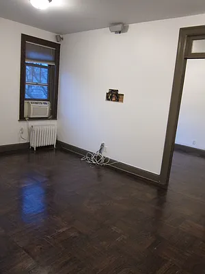 Rented by Avi Nash Associates | media 10