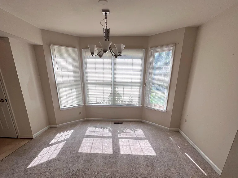 8686 Manahan Dr — Photo 5