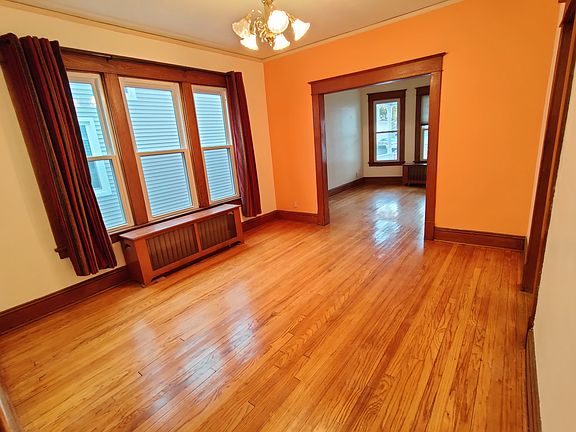 2nd image of 10 Maplewood St APT 1