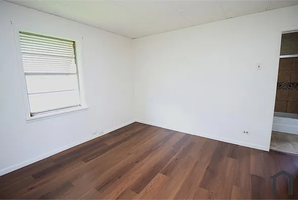 126 Front St — Photo 4