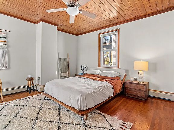 4th image of 21 Wareham St