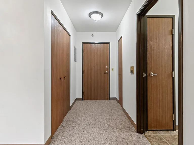 Hickory Drive and Pinecrest Apartments — Photo 35